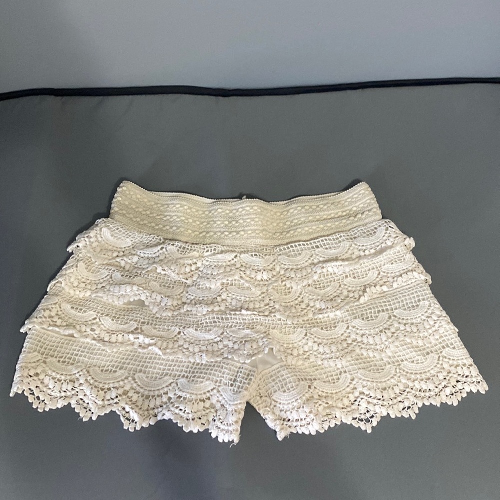 Blue Island Junior’s Layered Lace shorts